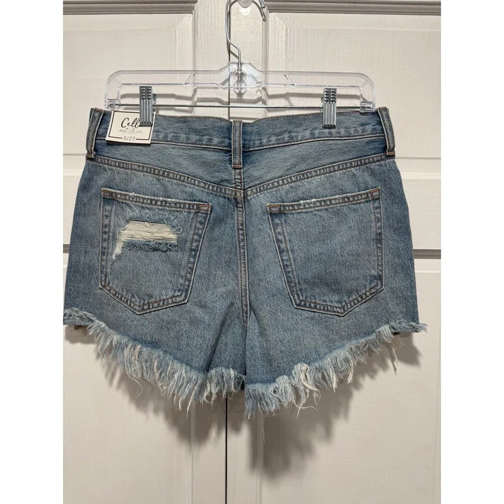 New Cello high rise distressed frayed hem cutoff shorts - Size 5/27